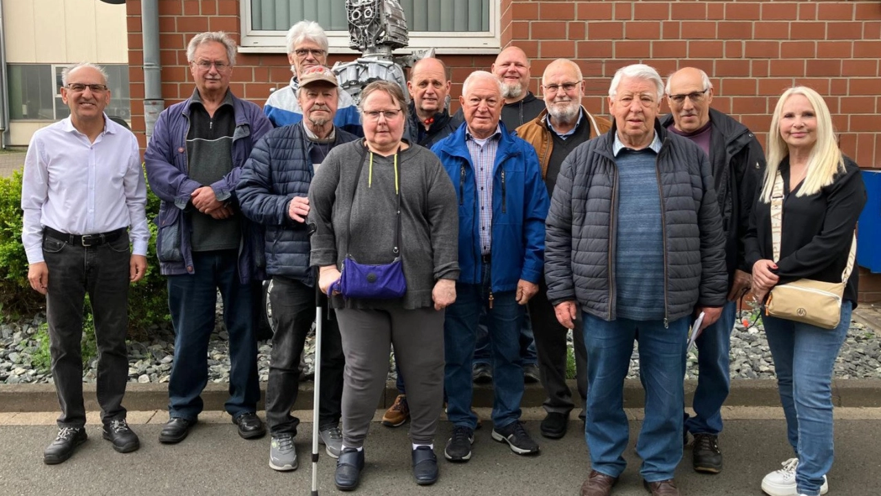 Mehrere Mitglieder des Betriebsrates gestalteten den Besuch im Betrieb und berichteten sehr sachkundig über die Fertigungsprozesse.