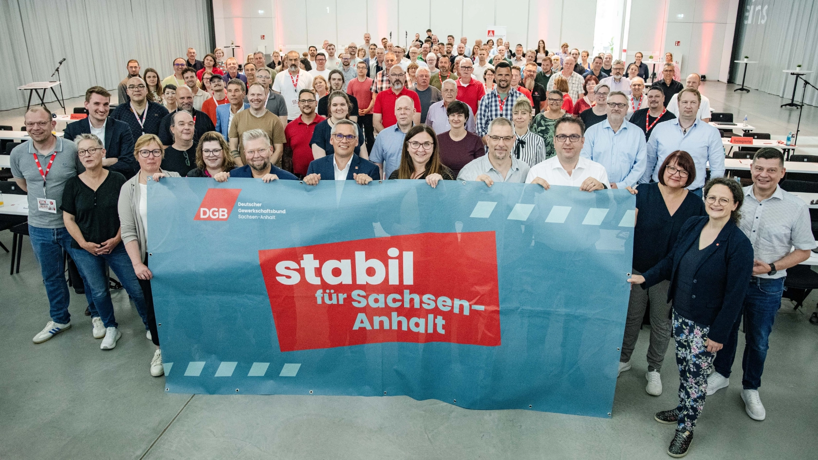 Auf ihrer diesjährigen Bezirkskonferenz der IG Metall Niedersachsen und Sachsen-Anhalt in Magdeburg beschlossen die Delegierten eine Resolution, die einen verbindlichen industrie- sowie sozialpolitischen Kompass für Sachsen-Anhalt fordert. 