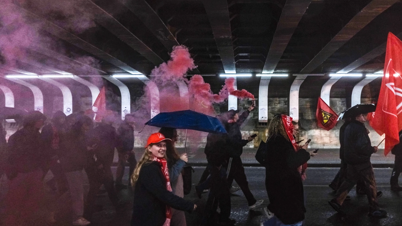 Warnstreik in Hildesheim am 11.11.2024 in Rahmen der Tarifrunde Metall- und Elektroindustrie