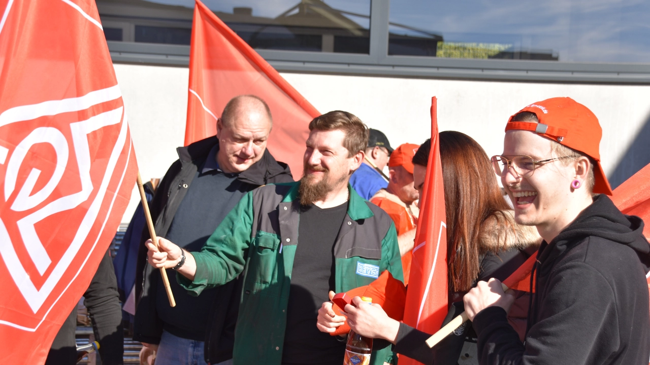 Warnstreik bei Heyco in Tittling am 20.10.21 anlässlich der Tarifrunde Holz- und Kunststoff 2021