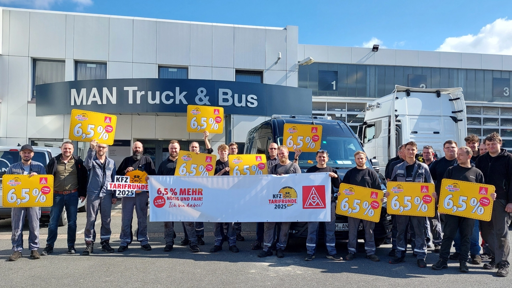 Aktion der Kollegen und Kolleginnen bei MAN Truck & Bus während der Tarifrunde 2025.