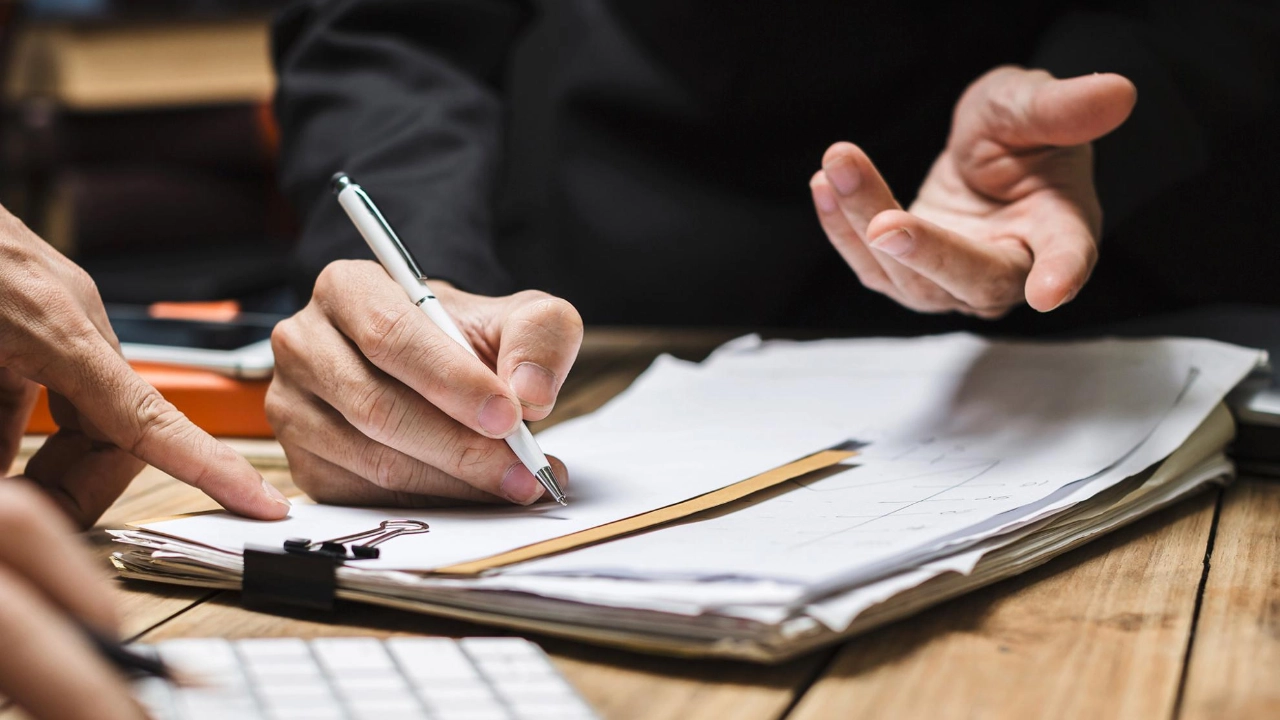 Stift, Hand, Unterlagen