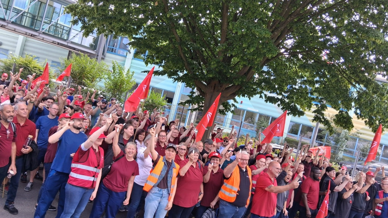 Warnstreik Mewa am 26.06.2025: "Her mit den Mäusen!". Foto: IG Metall