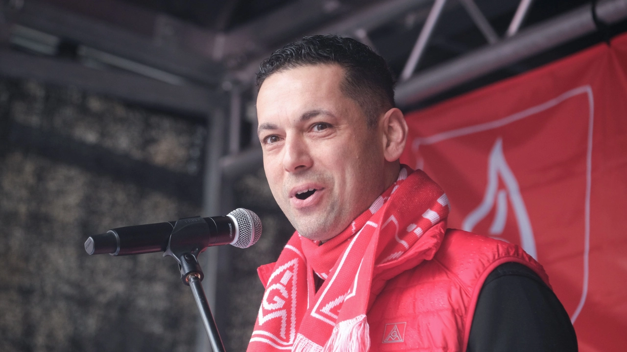 Warnstreik in Hildesheim am 11.11.2024 in Rahmen der Tarifrunde Metall- und Elektroindustrie