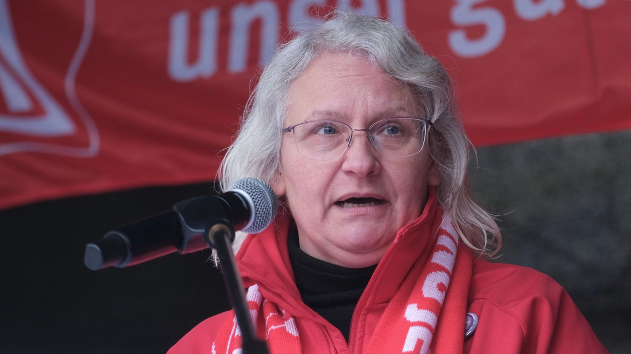 Warnstreik in Hildesheim am 11.11.2024 in Rahmen der Tarifrunde Metall- und Elektroindustrie