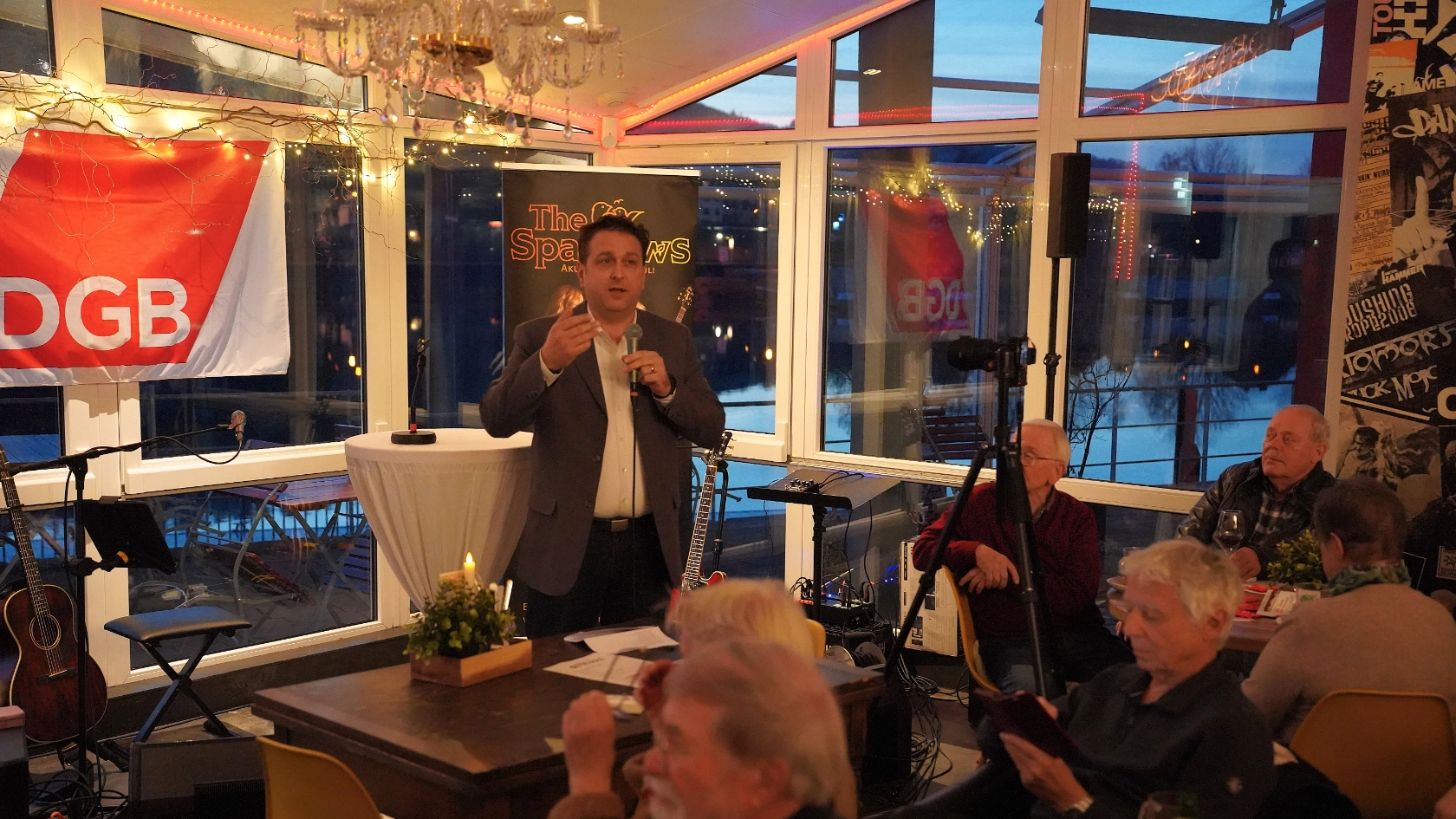 DER DGB-Bezirksvorsitzende Dr. Ernesto Haderer spricht auf dem Neujahrsempfang des DGB Kreis Hameln-Pyrmont. 