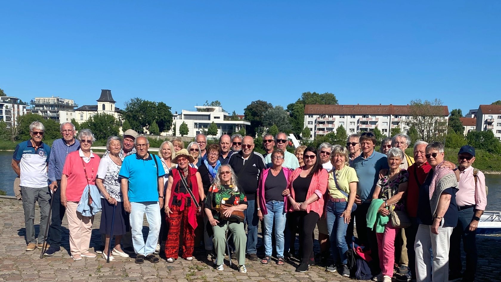 Auf geht es zur Schifffahrt mit der weißen Flotte auf der Elbe.