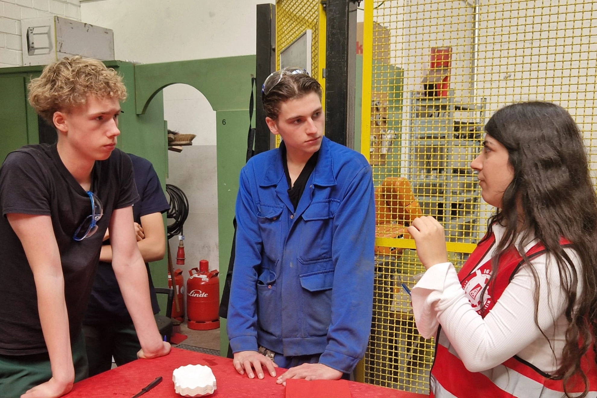 Diskussion der Tarifforderungen bei KSM Castings in Hildesheim.