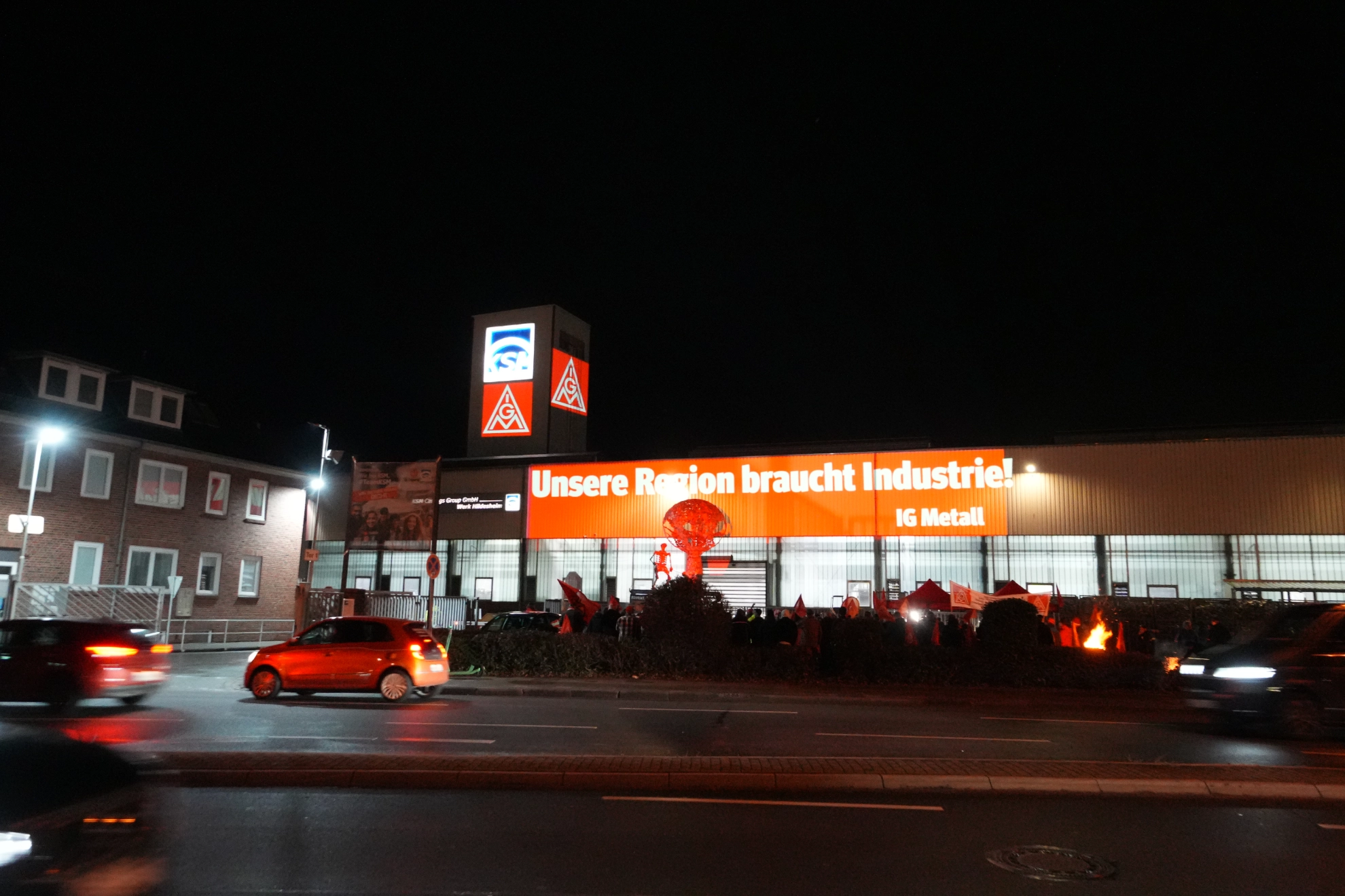 Aktion bei KSM Castings mit Lichtinstallation