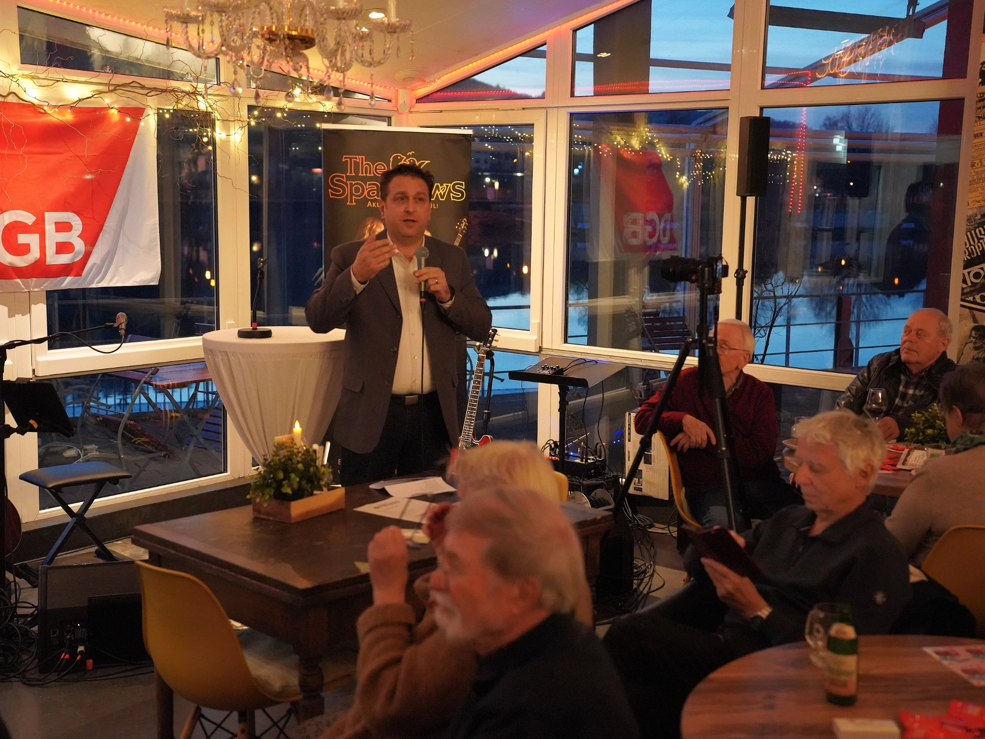 DER DGB-Bezirksvorsitzende Dr. Ernesto Haderer spricht auf dem Neujahrsempfang des DGB Kreis Hameln-Pyrmont. 