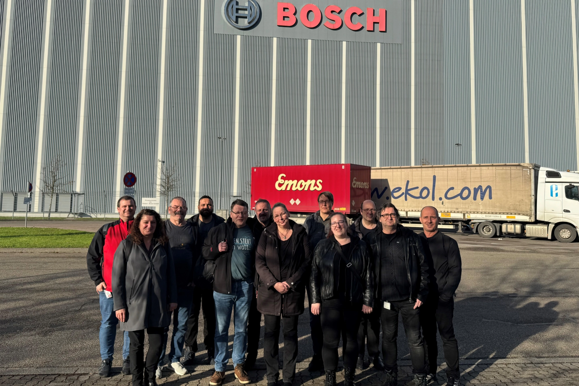 Die Kolleginnen und Kollegen des MA aus Hildesheim sowie Vertreter des Betriebsrates sind nach Karlsruhe gereist, um die Gelegenheit zu nutzen mit den Bereichsvorständen des MA zu sprechen. <br/>