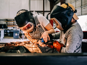 IG Metall fordert 5,5 Prozent mehr Geld und Entlastung bei der Arbeitszeit